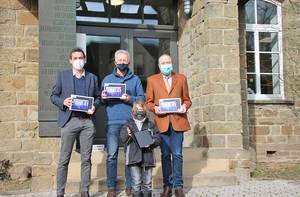 KiJu Hennef unterstützt Richard-Schirrmann-Schule mit Tablets