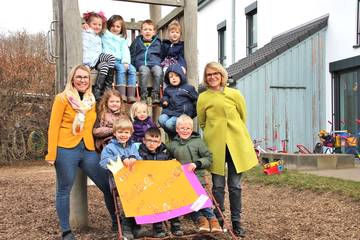 Nachbarschaftshilfe einmal anders: Kaiserkinder unterstützen KiJu Hennef