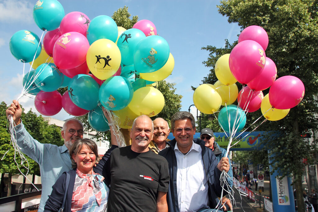 Der Teilnehmerrekord beim diesjährigen Europalauf bescherte der Kinder- und Jugendstiftung eine wahrlich großzügige Spende